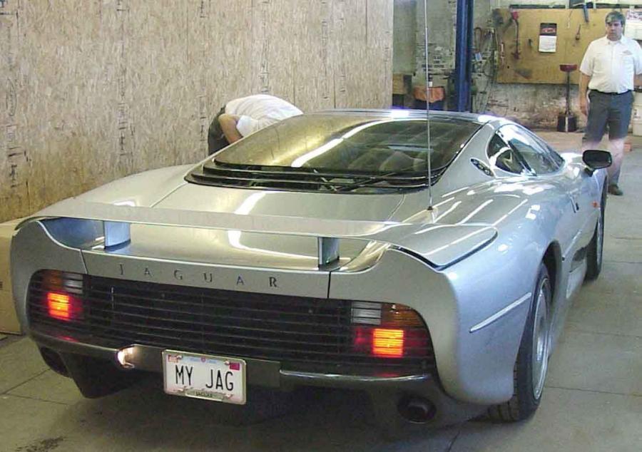  Jaguar XJ220 1992 года  (фото 38 из 81)